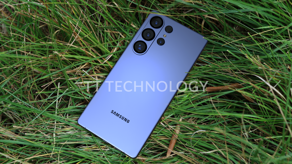 galaxys26ultra in grass