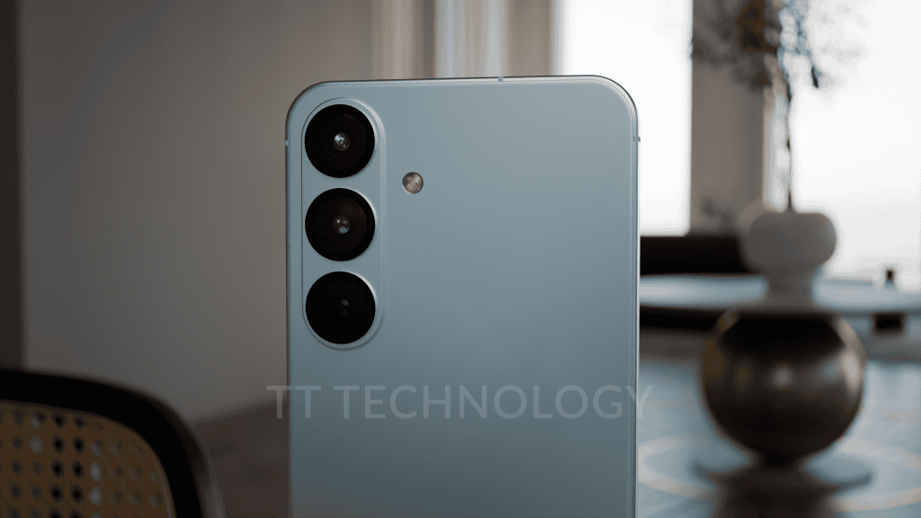 Samsung To Maintain Galaxy S26 Prices Amid Rising Costs, While Slimming Down Z Fold8 and Flip8 With Larger Batteries 4 samsung-galaxy-s26-rear-camera-tt-technology