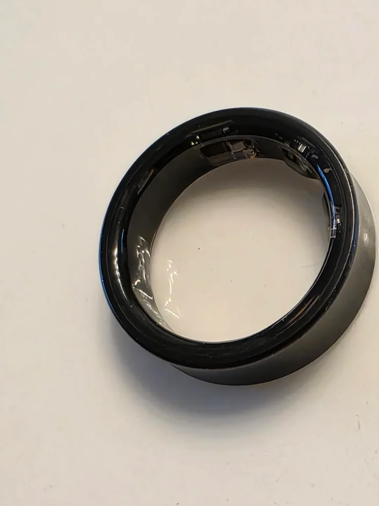 Galaxy Ring Battery Swells Months After Failure, Raising Safety Concerns 3 samsung rings battery swelling v0 ww71e7r1x5hg1